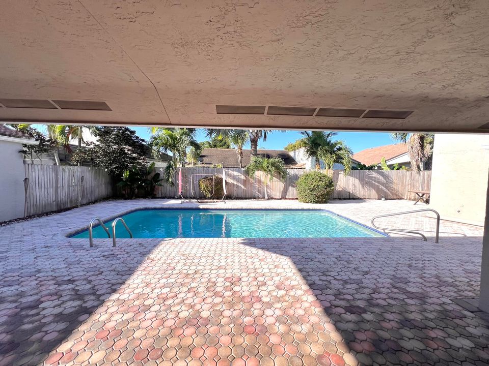 For Sale: $630,000 (3 beds, 2 baths, 1672 Square Feet)