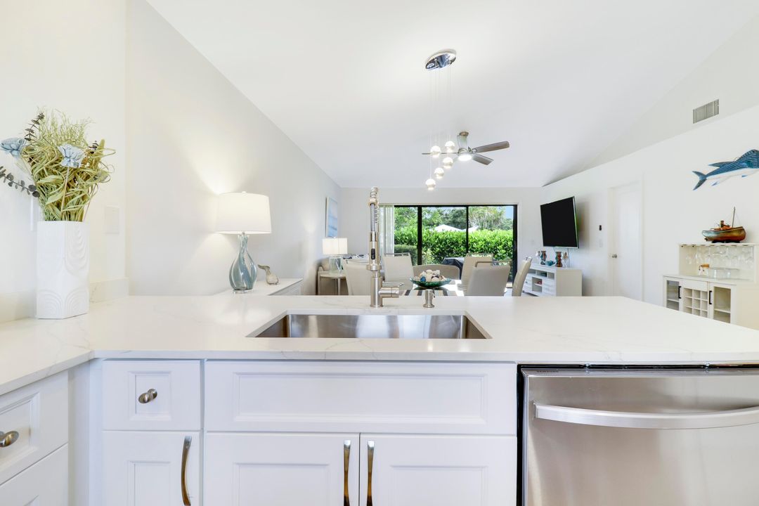 For Rent: $10,000 (2 beds, 2 baths, 1135 Square Feet)