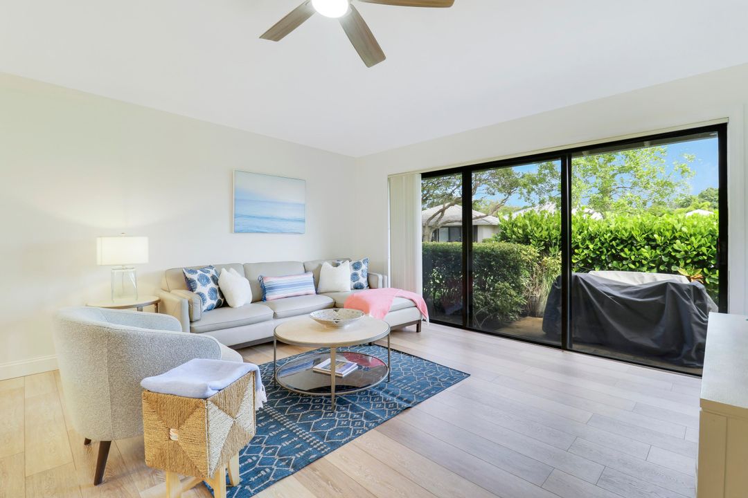 For Rent: $10,000 (2 beds, 2 baths, 1135 Square Feet)