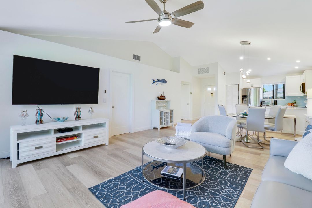 For Rent: $10,000 (2 beds, 2 baths, 1135 Square Feet)