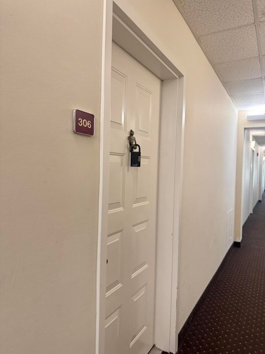 Под контрактом: $1,875 (1 спален, 1 ванн, 719 Квадратных фут)