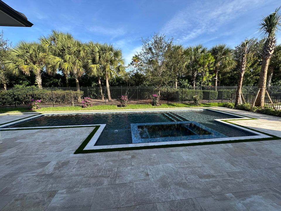 For Sale: $3,172,687 (5 beds, 6 baths, 6033 Square Feet)