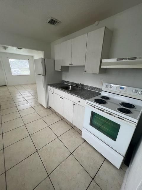 В аренду: $1,850 (2 спален, 1 ванн, 1000 Квадратных фут)