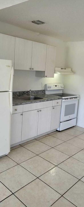 В аренду: $1,850 (2 спален, 1 ванн, 1000 Квадратных фут)