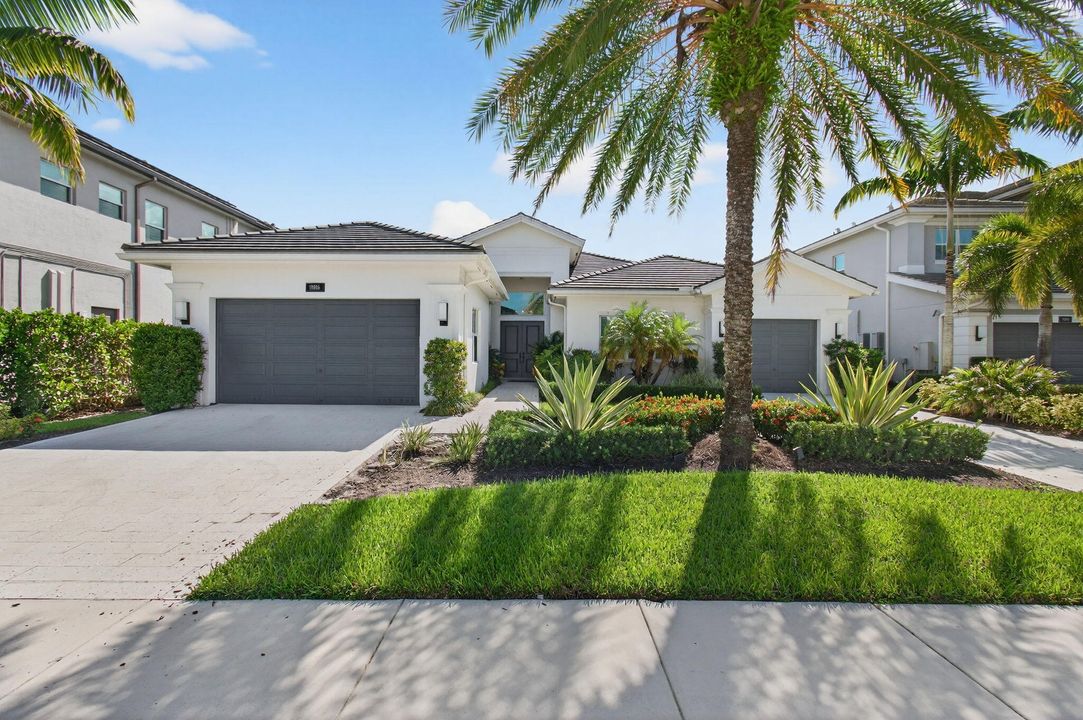 For Rent: $12,800 (4 beds, 4 baths, 3472 Square Feet)