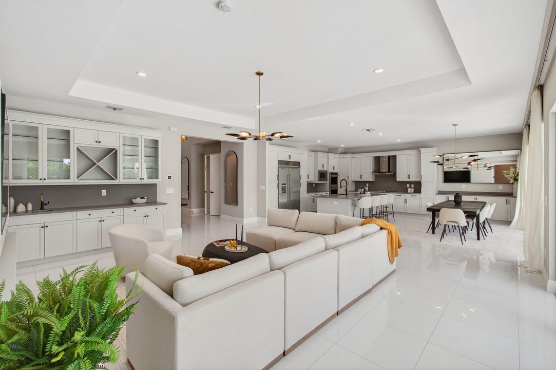 For Rent: $12,800 (4 beds, 4 baths, 3472 Square Feet)