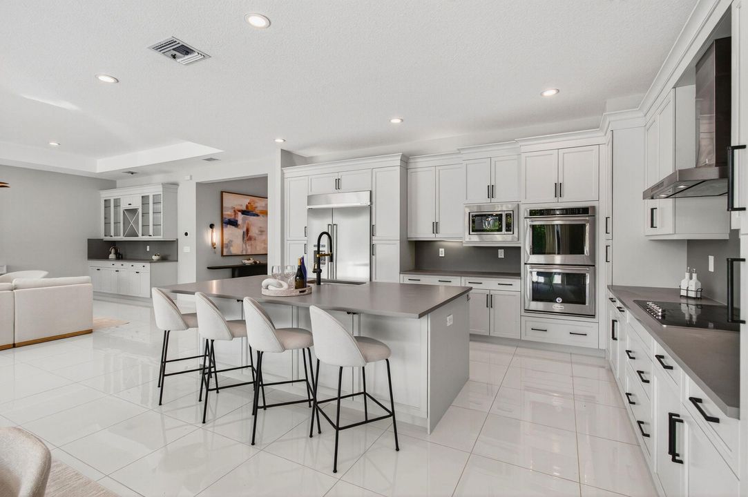 For Rent: $12,800 (4 beds, 4 baths, 3472 Square Feet)