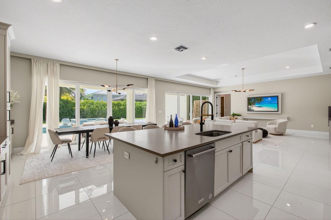 For Rent: $12,800 (4 beds, 4 baths, 3472 Square Feet)