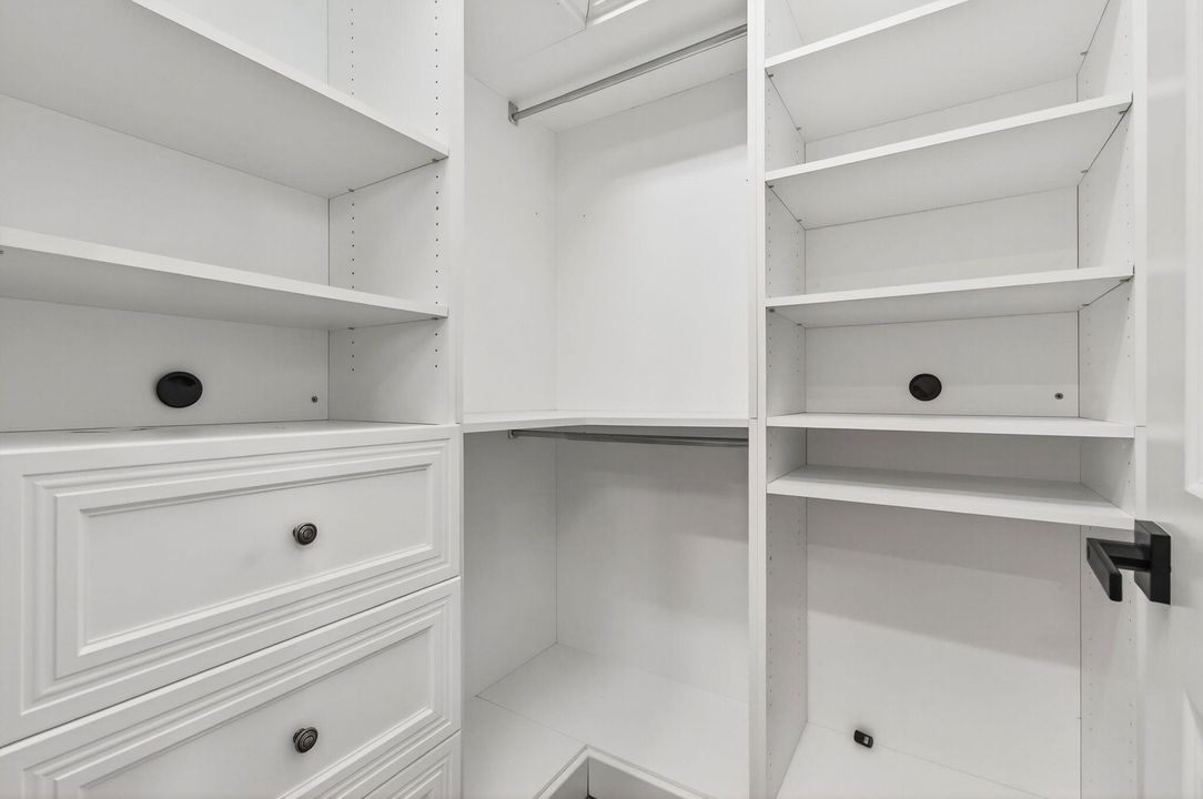 For Rent: $12,800 (4 beds, 4 baths, 3472 Square Feet)