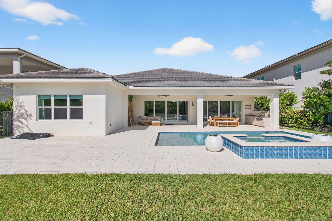 For Rent: $12,800 (4 beds, 4 baths, 3472 Square Feet)