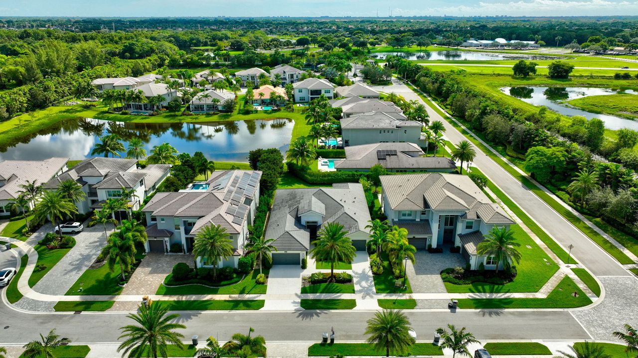 For Rent: $12,800 (4 beds, 4 baths, 3472 Square Feet)