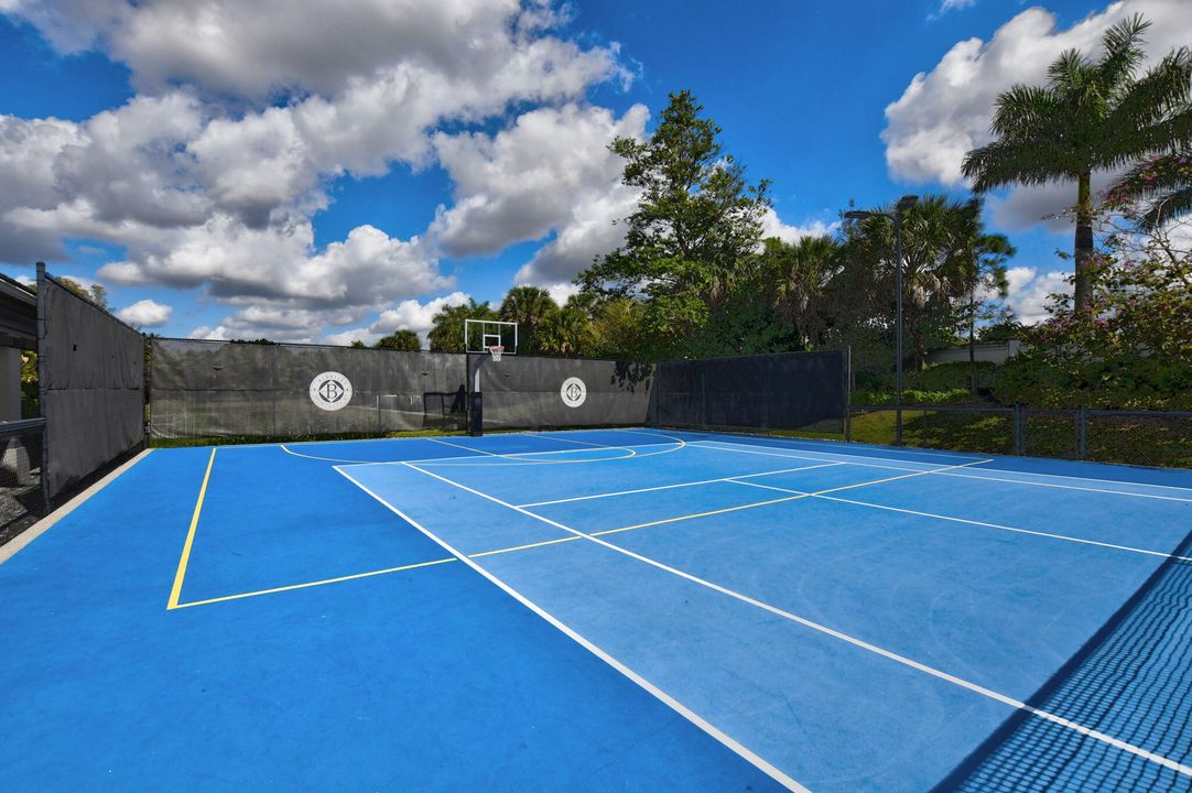 For Rent: $12,800 (4 beds, 4 baths, 3472 Square Feet)