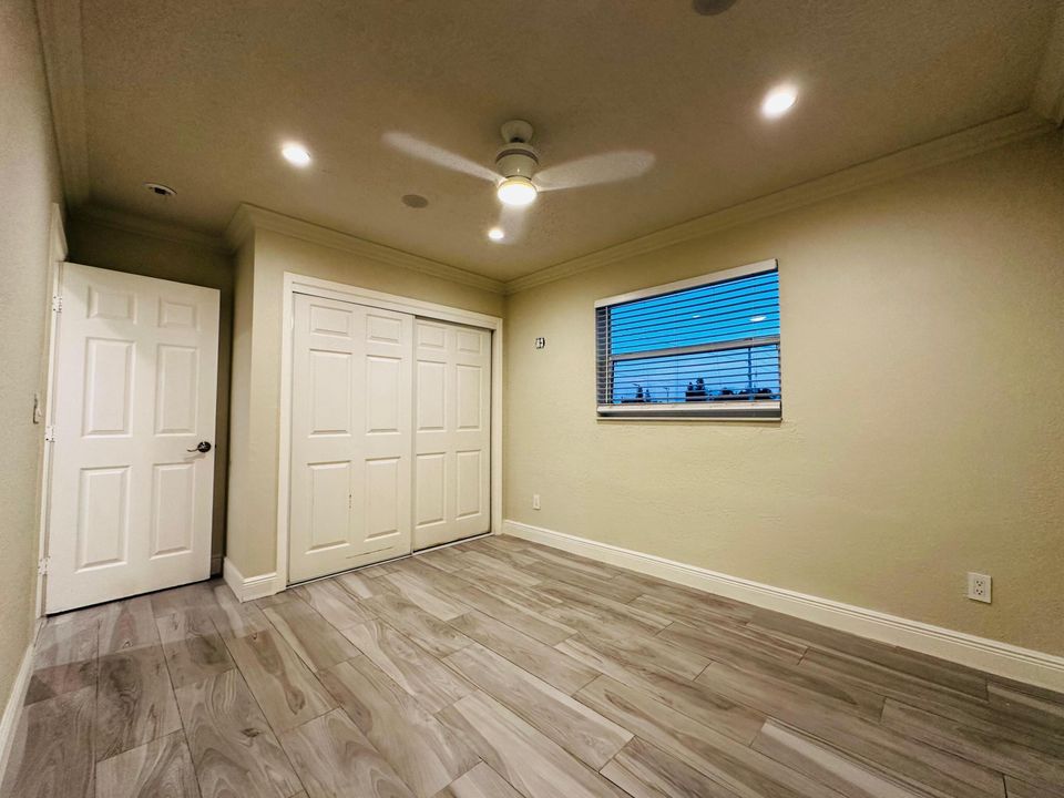 For Rent: $1,900 (2 beds, 1 baths, 775 Square Feet)