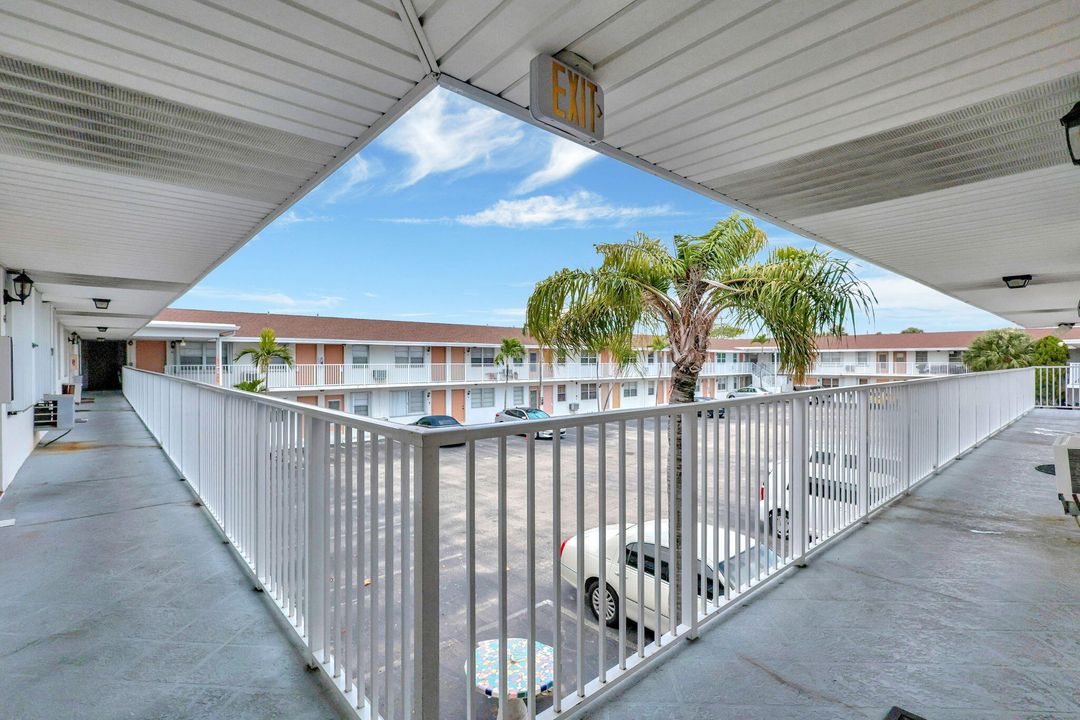 For Rent: $1,900 (2 beds, 1 baths, 775 Square Feet)