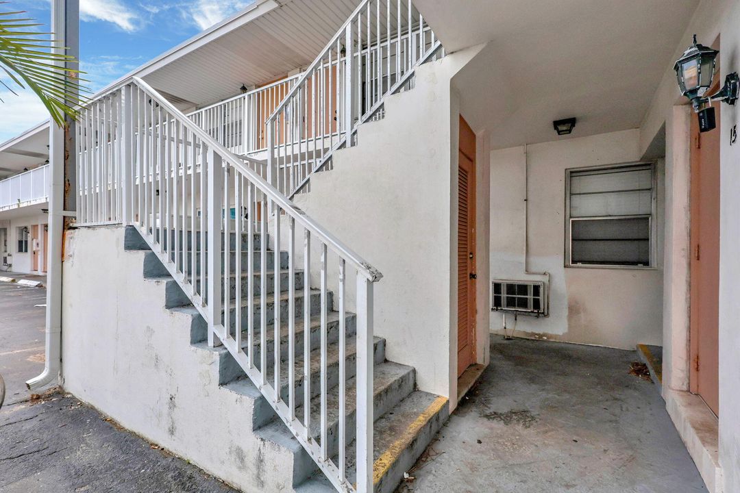 For Rent: $1,900 (2 beds, 1 baths, 775 Square Feet)