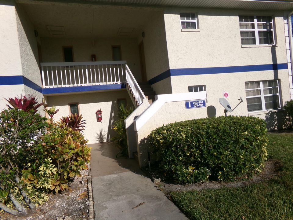 出租: $1,750 (2 贝兹, 2 浴室, 782 平方英尺)