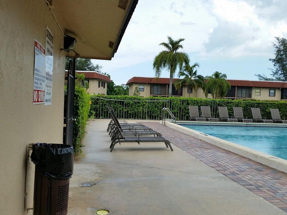 出租: $1,750 (2 贝兹, 2 浴室, 858 平方英尺)