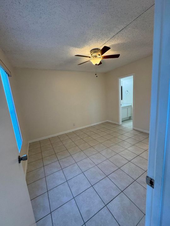 出租: $1,750 (2 贝兹, 2 浴室, 858 平方英尺)