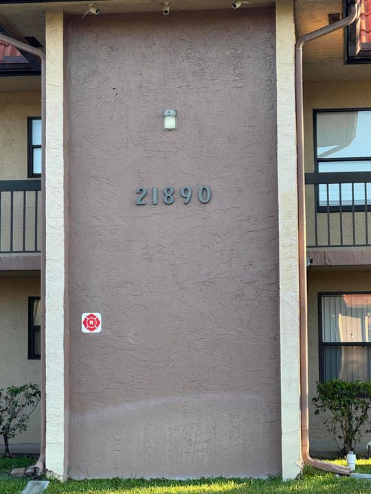 出租: $1,750 (2 贝兹, 2 浴室, 858 平方英尺)