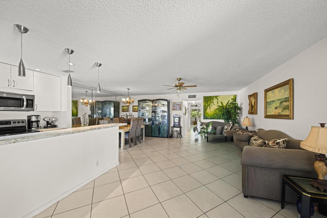 На продажу: $165,000 (1 спален, 2 ванн, 1080 Квадратных фут)