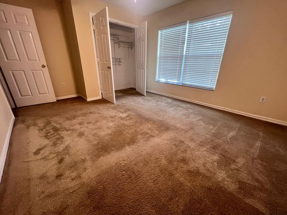 En Renta: $2,700 (4 camas, 2 baños, 2099 Pies cuadrados)