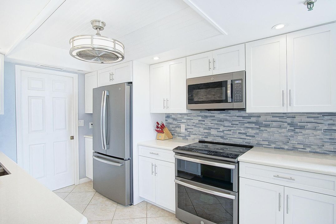 На продажу: $535,000 (2 спален, 2 ванн, 1585 Квадратных фут)