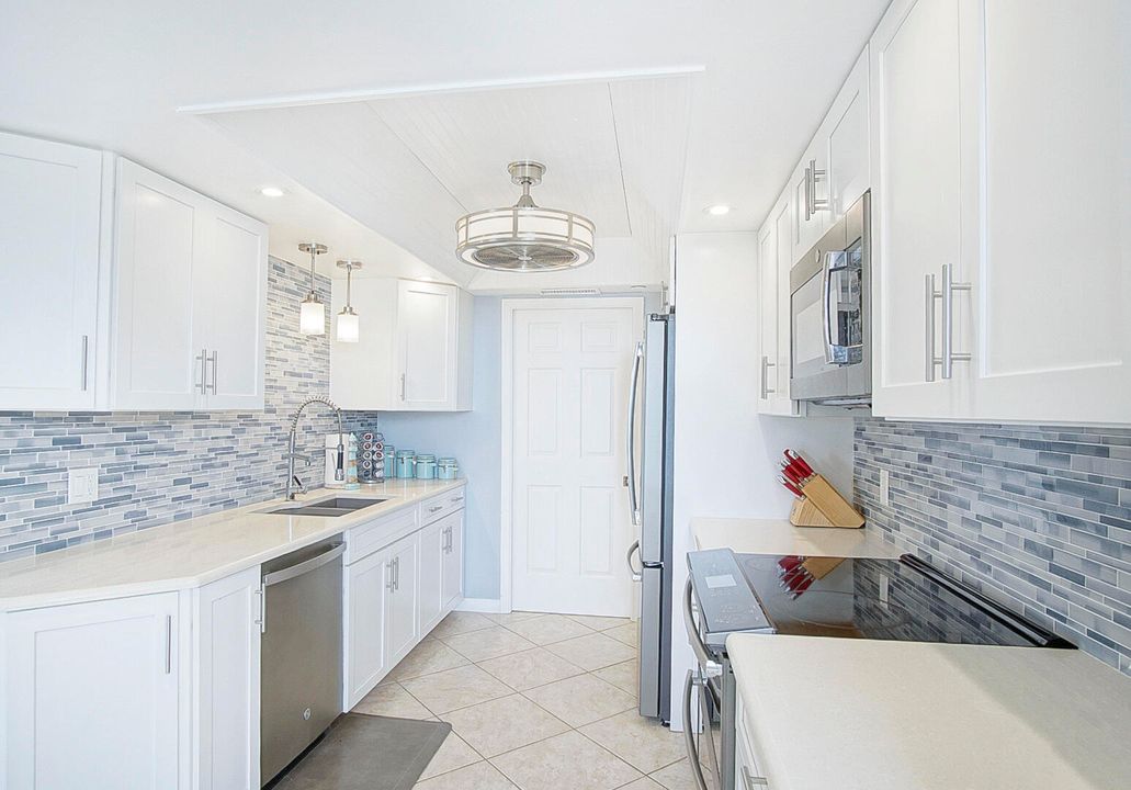 На продажу: $535,000 (2 спален, 2 ванн, 1585 Квадратных фут)