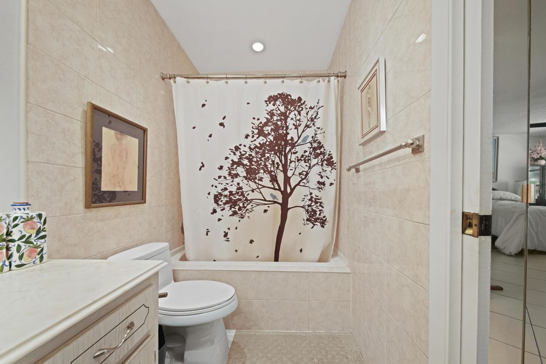 На продажу: $165,000 (1 спален, 2 ванн, 1080 Квадратных фут)