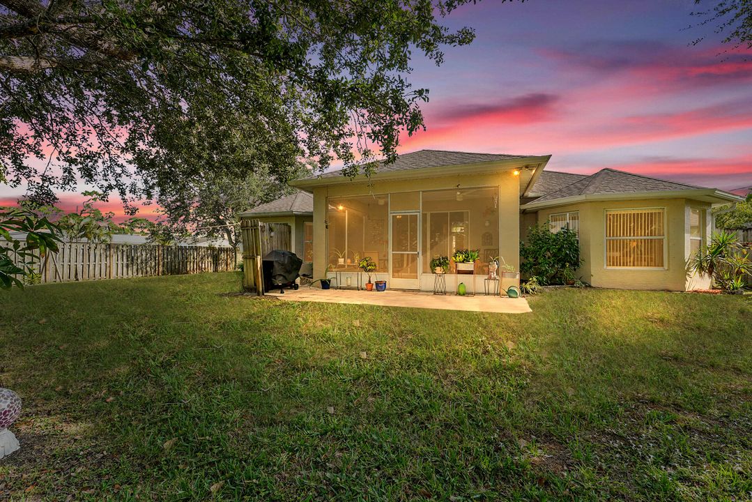 For Sale: $374,900 (3 beds, 2 baths, 1583 Square Feet)