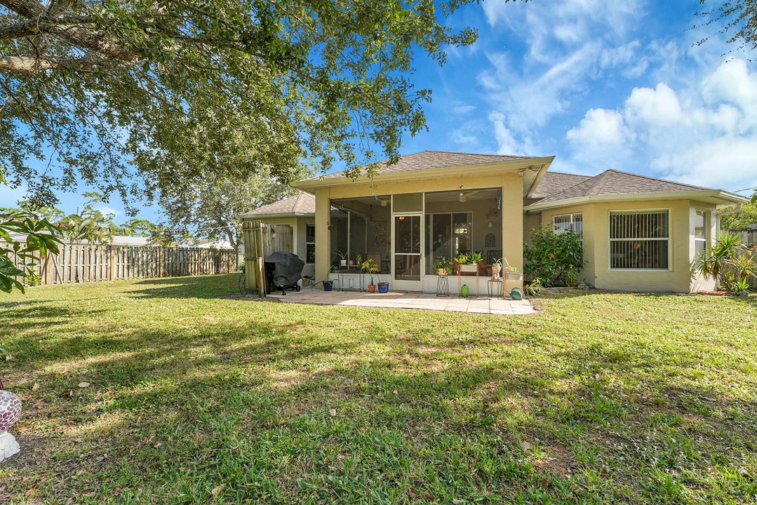 For Sale: $374,900 (3 beds, 2 baths, 1583 Square Feet)