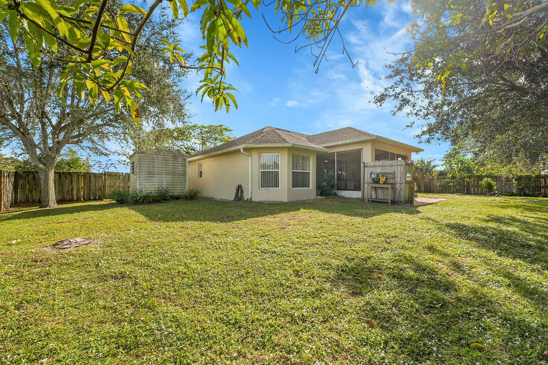 For Sale: $374,900 (3 beds, 2 baths, 1583 Square Feet)