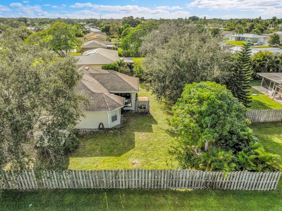 For Sale: $374,900 (3 beds, 2 baths, 1583 Square Feet)