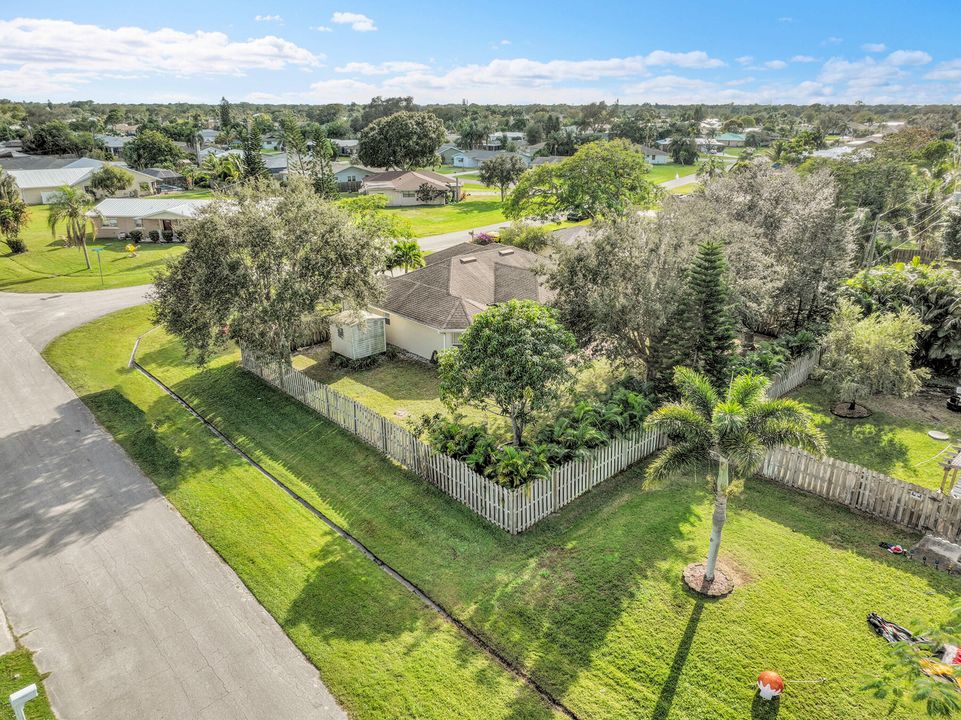 For Sale: $374,900 (3 beds, 2 baths, 1583 Square Feet)