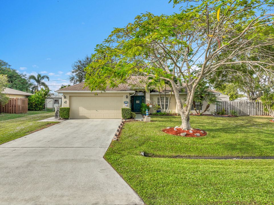 For Sale: $374,900 (3 beds, 2 baths, 1583 Square Feet)