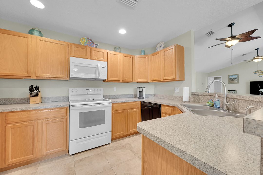 For Sale: $374,900 (3 beds, 2 baths, 1583 Square Feet)