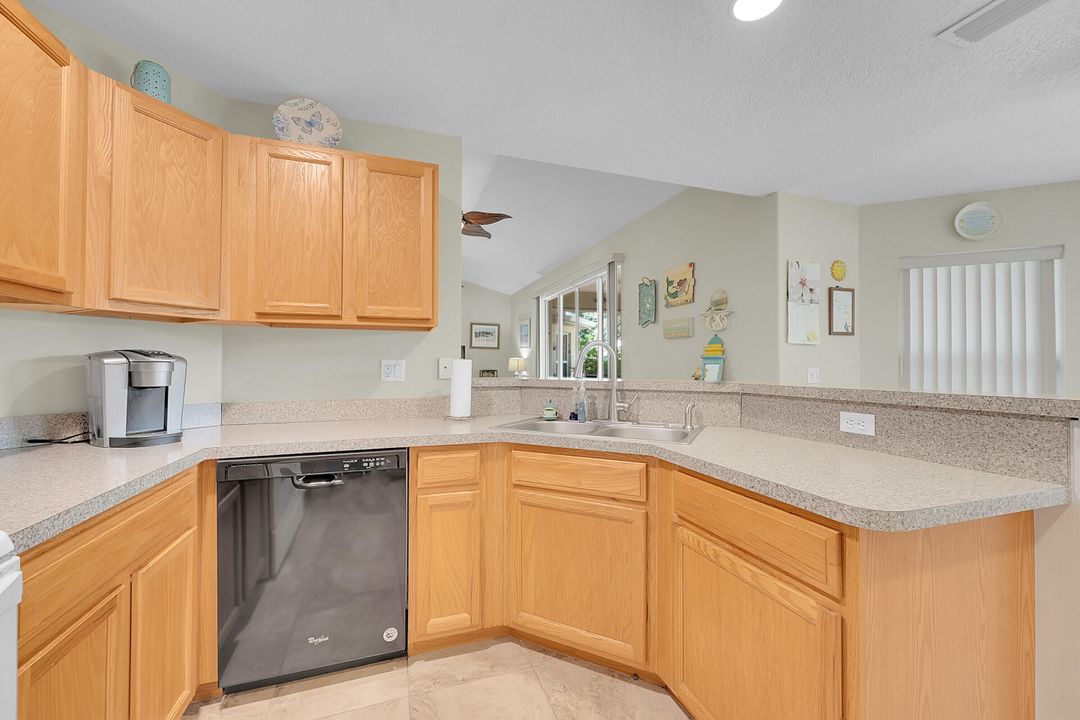 For Sale: $374,900 (3 beds, 2 baths, 1583 Square Feet)