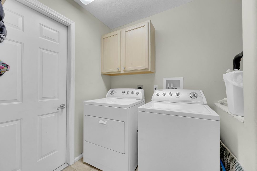 For Sale: $374,900 (3 beds, 2 baths, 1583 Square Feet)