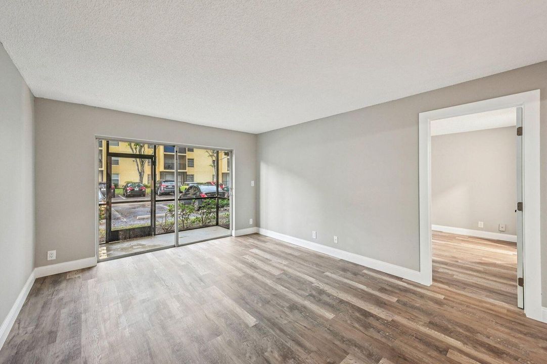 For Rent: $2,800 (2 beds, 2 baths, 936 Square Feet)