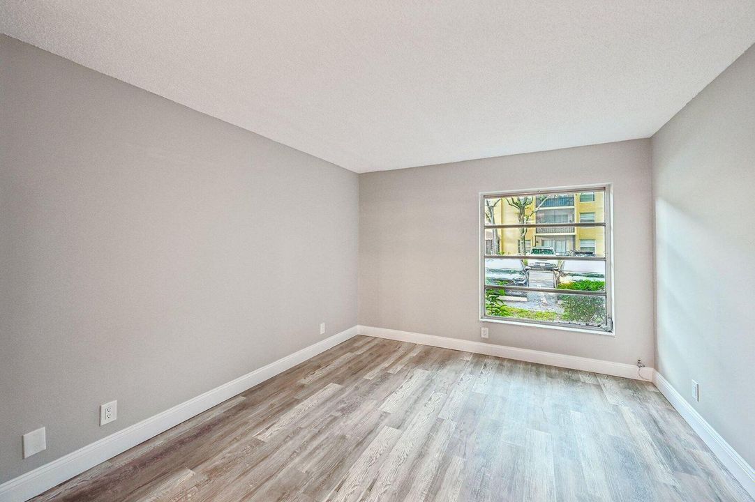 For Rent: $2,800 (2 beds, 2 baths, 936 Square Feet)