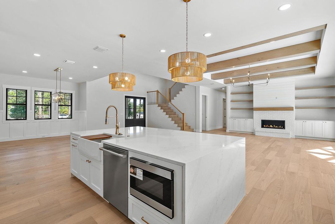 На продажу: $2,500,000 (5 спален, 4 ванн, 3832 Квадратных фут)