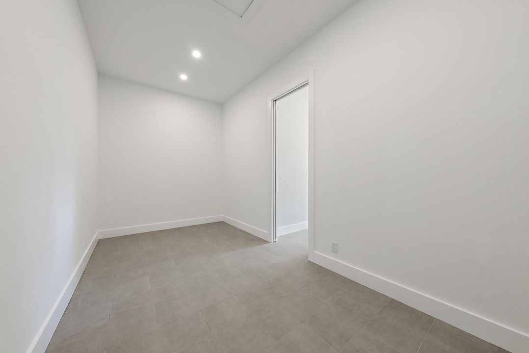 На продажу: $2,500,000 (5 спален, 4 ванн, 3832 Квадратных фут)