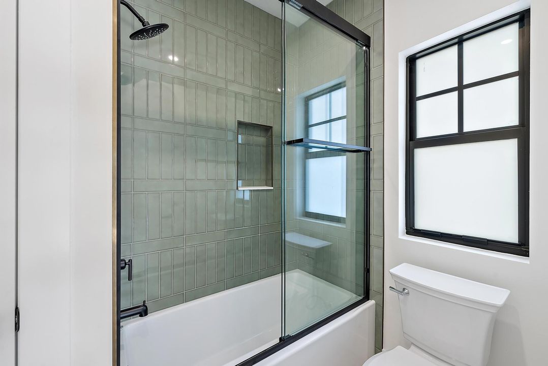 На продажу: $2,500,000 (5 спален, 4 ванн, 3832 Квадратных фут)