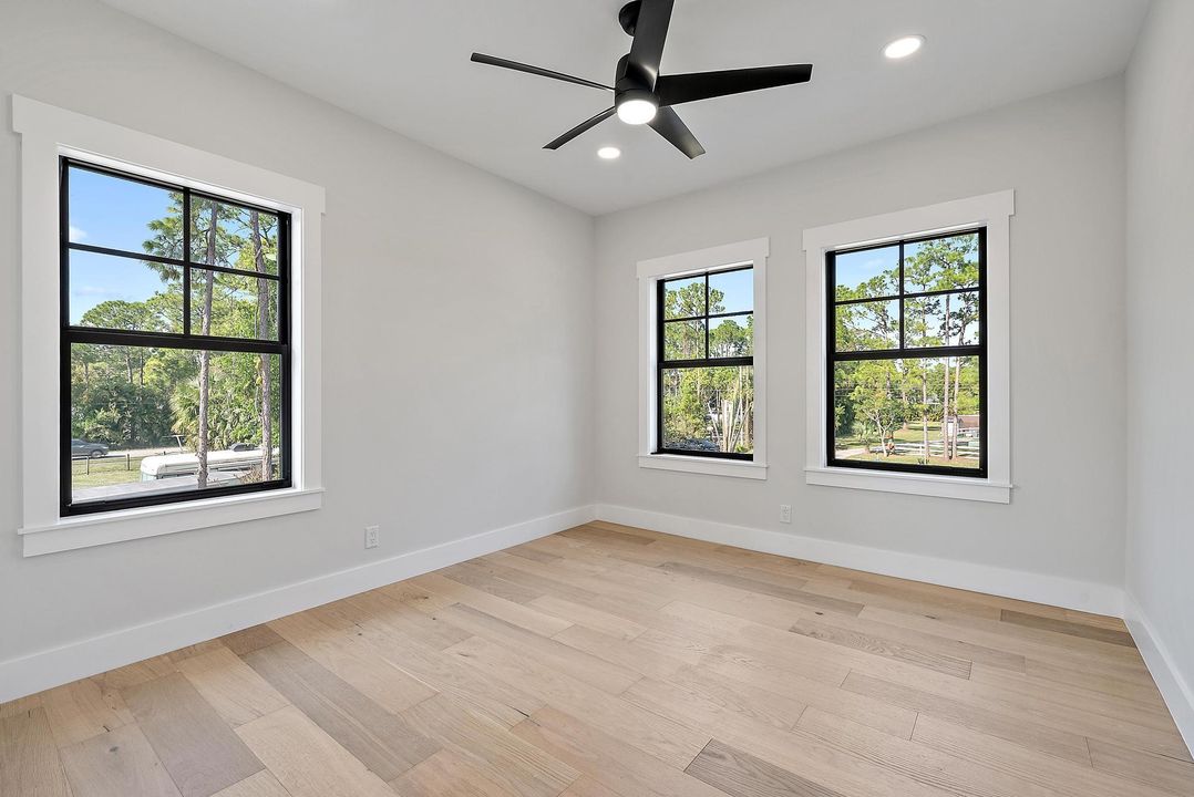 На продажу: $2,500,000 (5 спален, 4 ванн, 3832 Квадратных фут)