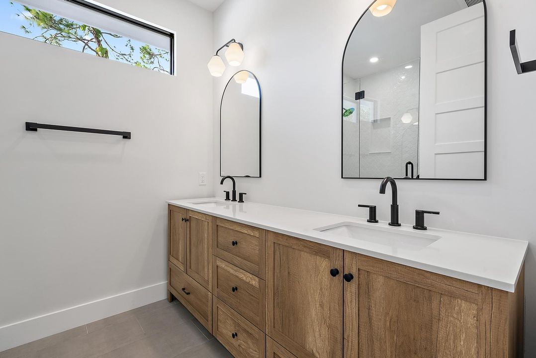 На продажу: $2,500,000 (5 спален, 4 ванн, 3832 Квадратных фут)