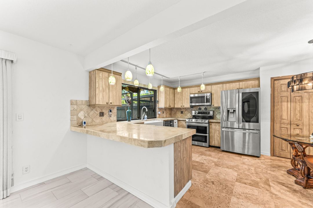 待售: $549,000 (3 贝兹, 2 浴室, 1641 平方英尺)