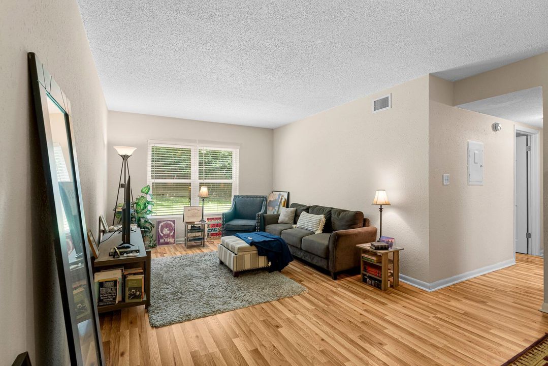 For Sale: $1,638,000 (0 beds, 0 baths, 10037 Square Feet)