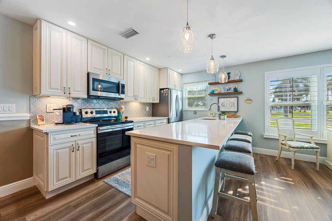 На продажу: $189,000 (1 спален, 1 ванн, 966 Квадратных фут)