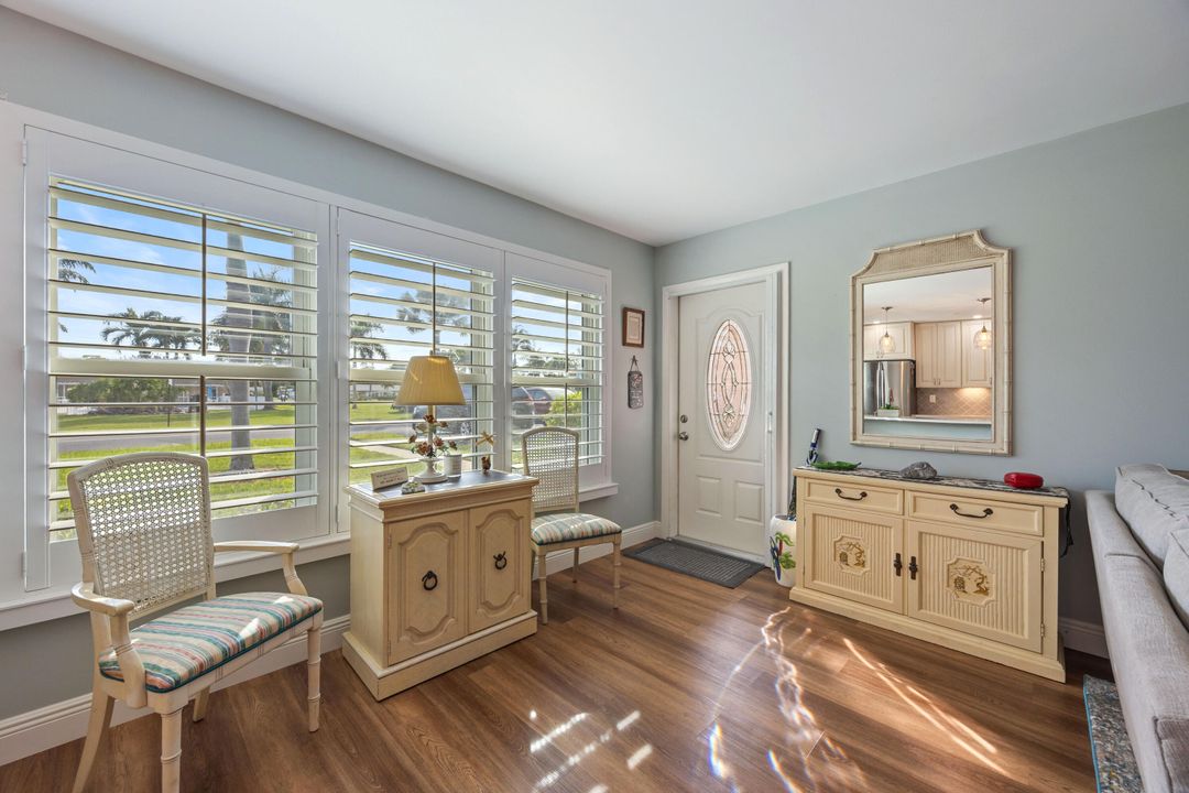 На продажу: $189,000 (1 спален, 1 ванн, 966 Квадратных фут)