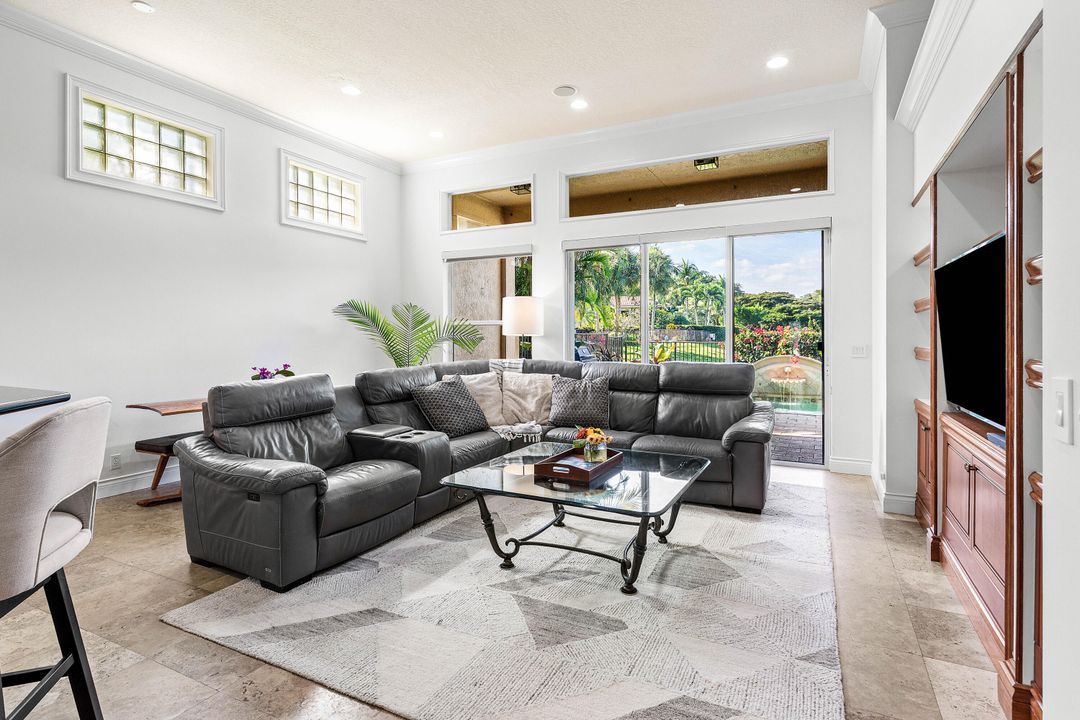 For Sale: $1,175,000 (3 beds, 2 baths, 2781 Square Feet)