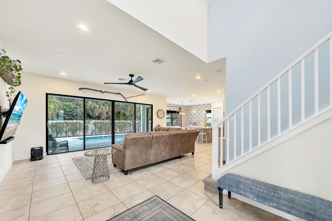 For Sale: $960,000 (5 beds, 4 baths, 3016 Square Feet)